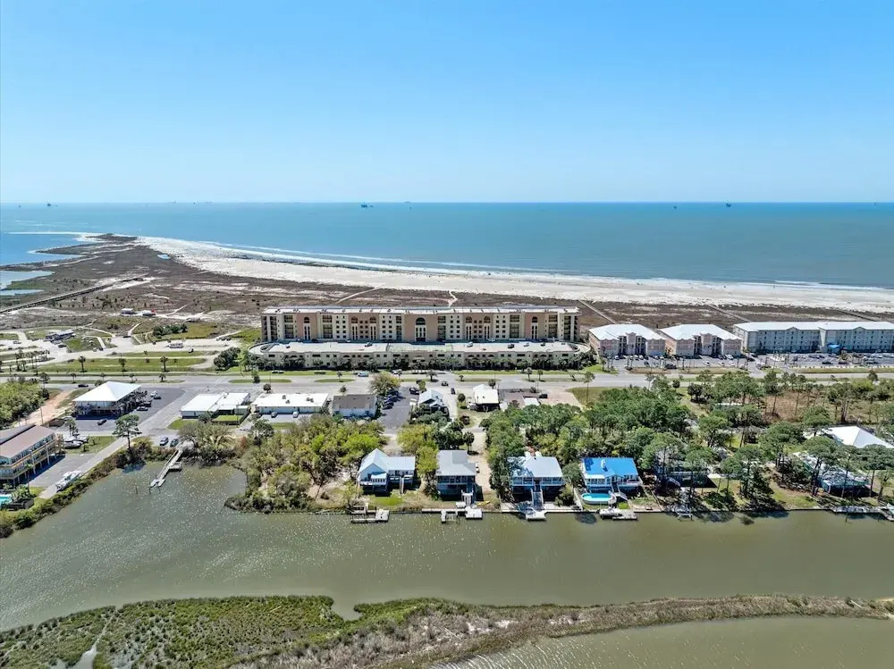 Wave Watcher - Holiday Isle #609 3 Bedroom Condo by RedAwning
