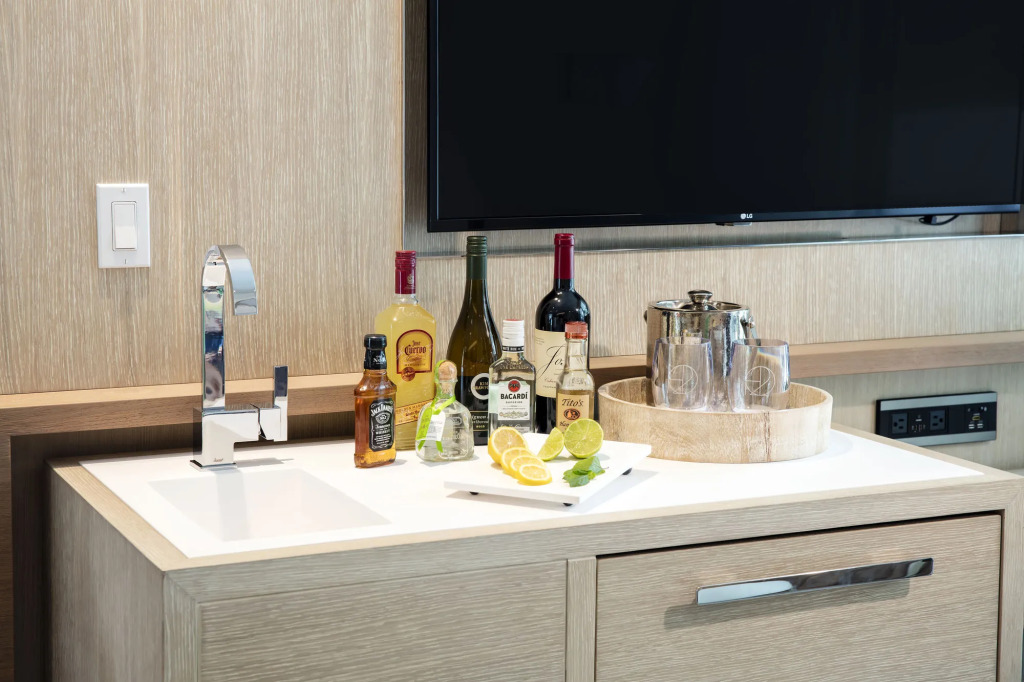 H2O Suites- Adults Only