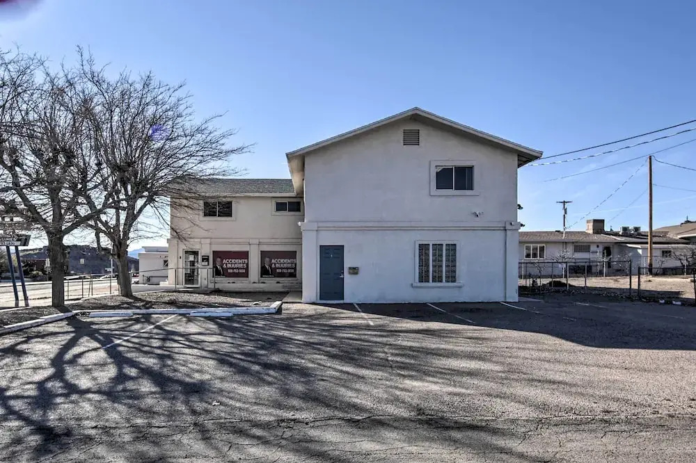 Kingman Apartment < 2 Miles to Route 66 Sign!