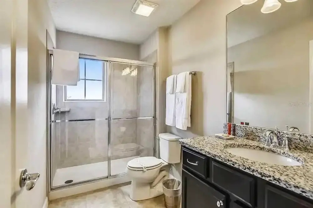 Gorgeous 5Bd w Private Pool Windsor Westside 8893