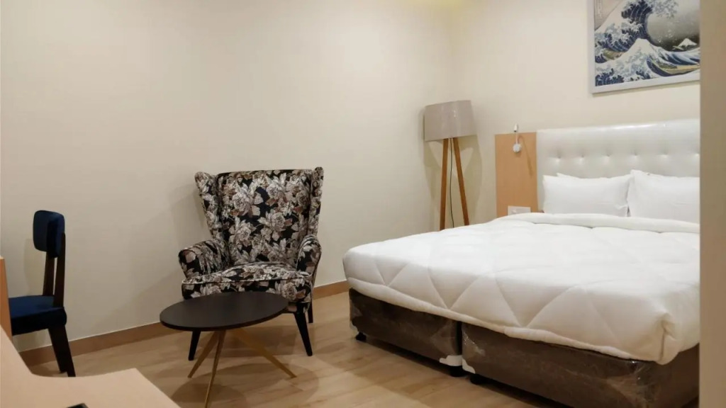 10 Park Street Hotel & Banquets