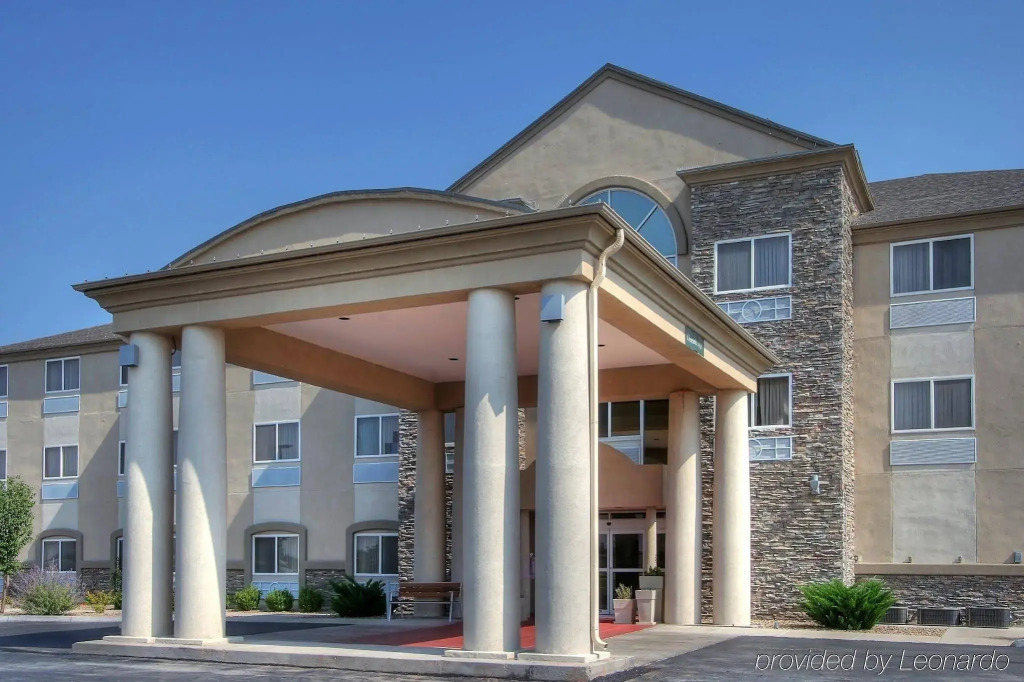 Holiday Inn Express & Suites Portales by IHG