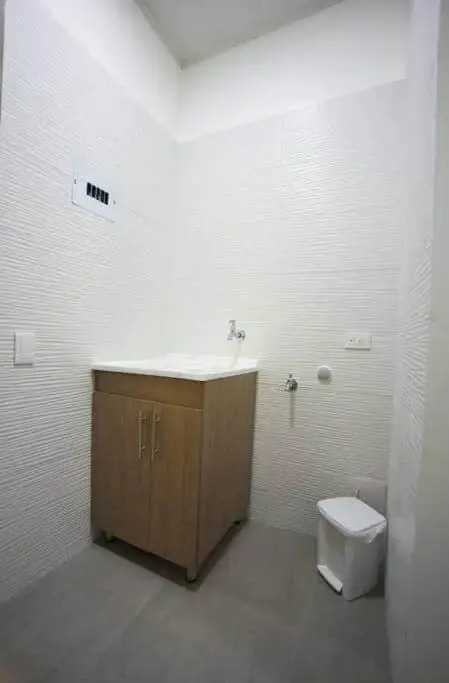 205-HERMOSO APARTA ESTUDIO MODERNO EN Granada