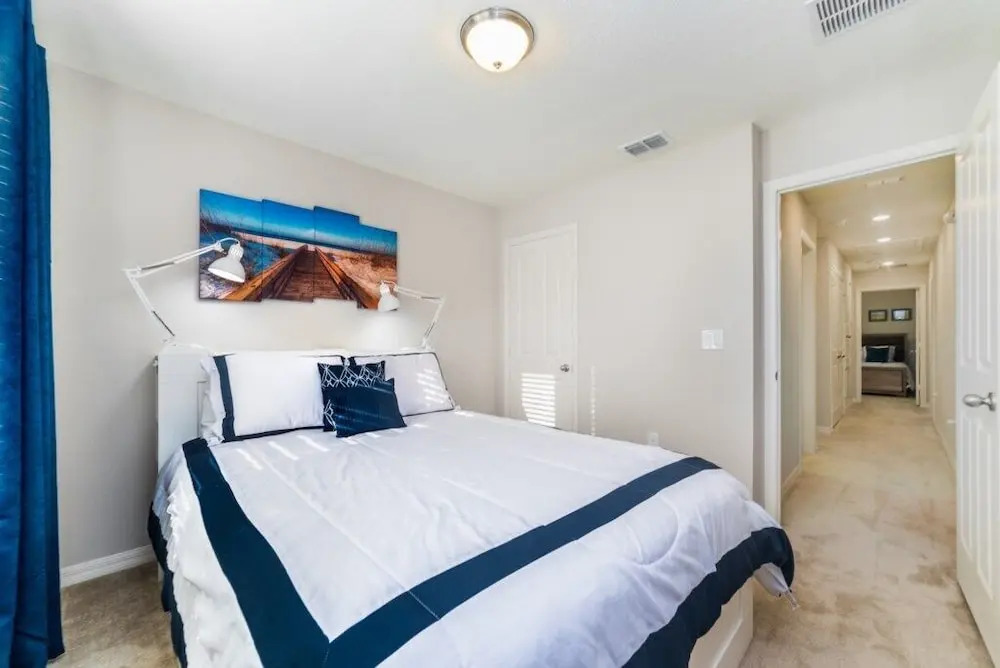 5157 Adelaide Drive 4 Bedroom Townhouse