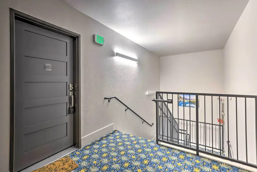 3 Mi to Dillon Reservoir: Condo w/ Balcony!