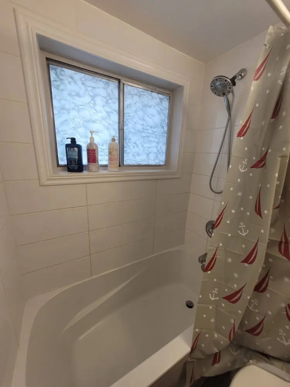 Modern 2BR Near Downtown & Expo Centre