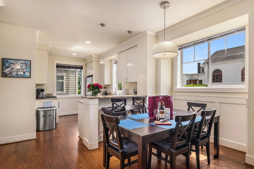 Seattle Vacation Home: The Parsonage
