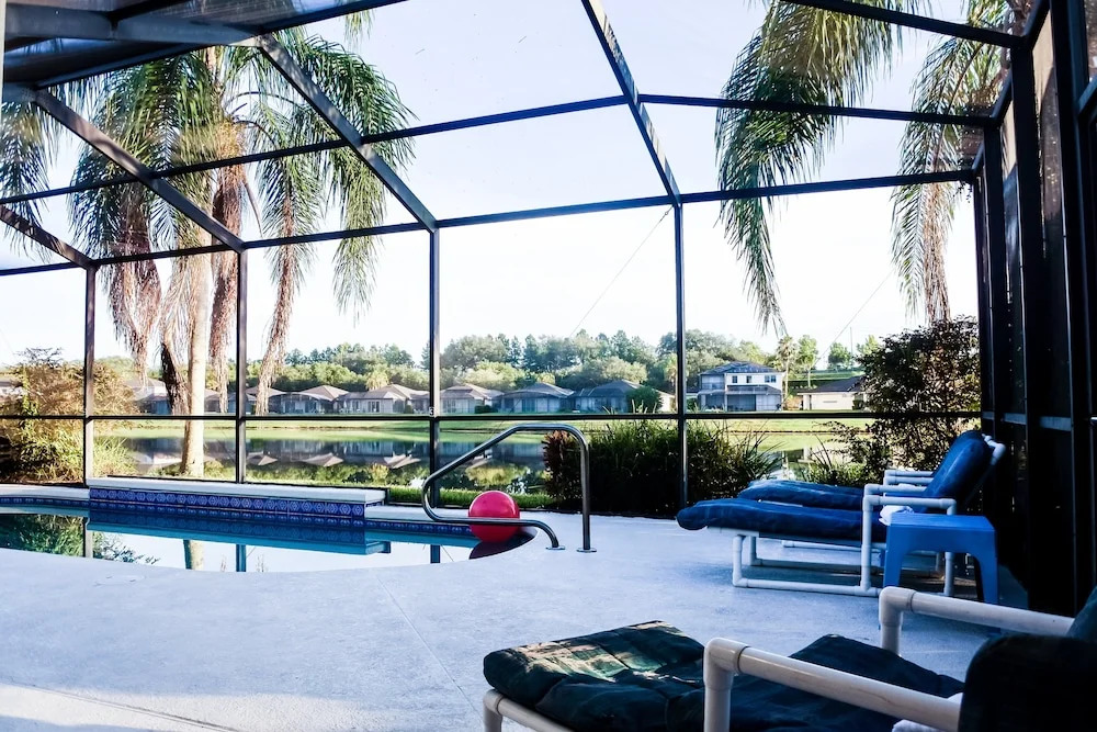 2959 4-bed Pool Home W/games Room & Water View!