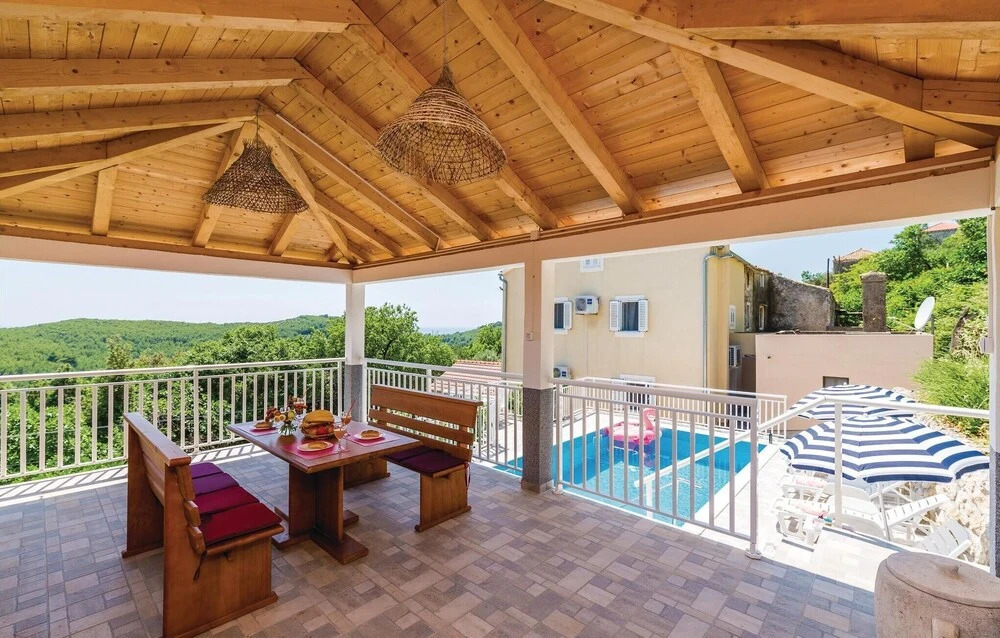 Four-Bedroom Holiday Home In Babino Polje
