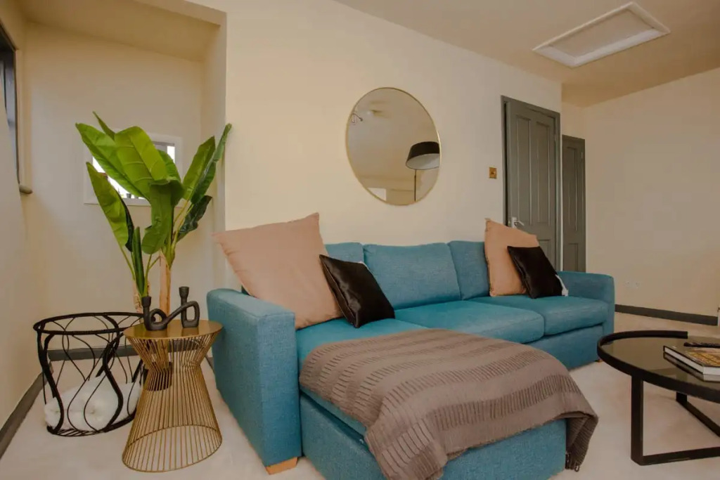 The Crescent Moon - Elegant 1bdr Flat