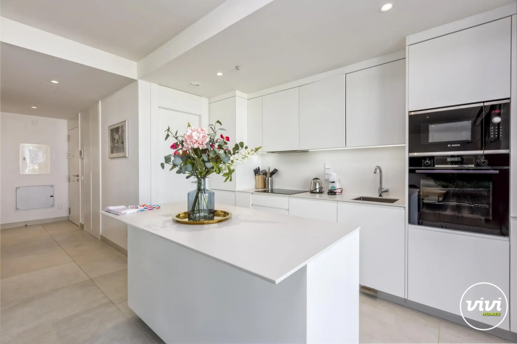 Deco in Fuengirola with 2 bedrooms and 2 bathrooms