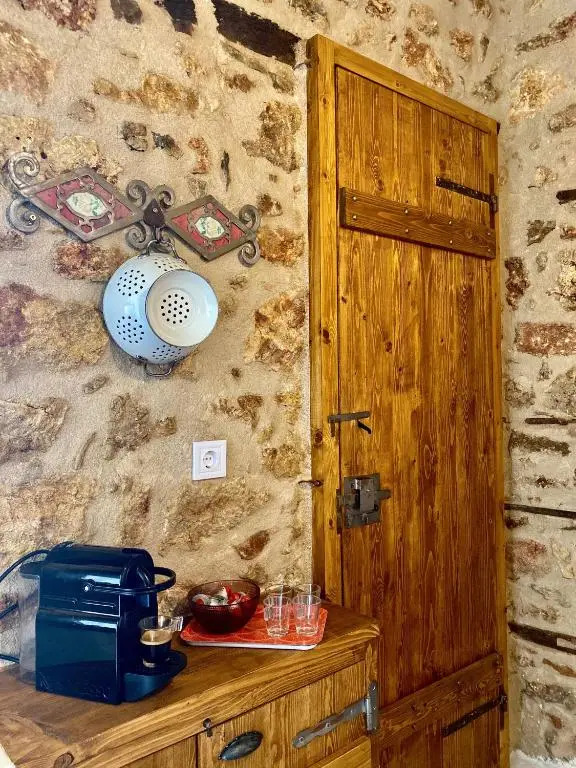 Traditional Stone House in Chandrinos