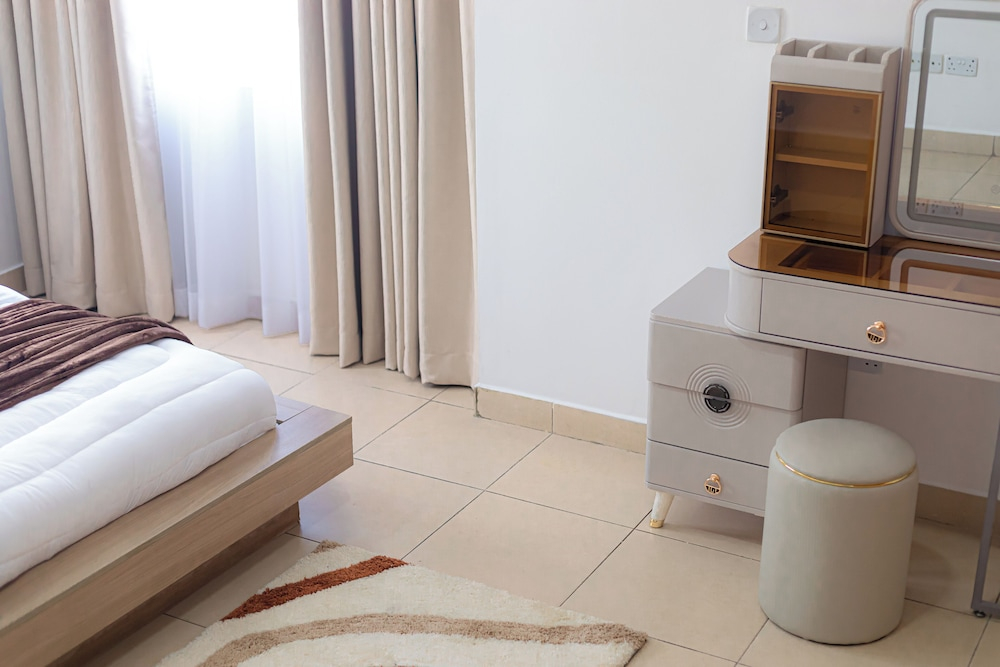Polo Heights -Sky Suites