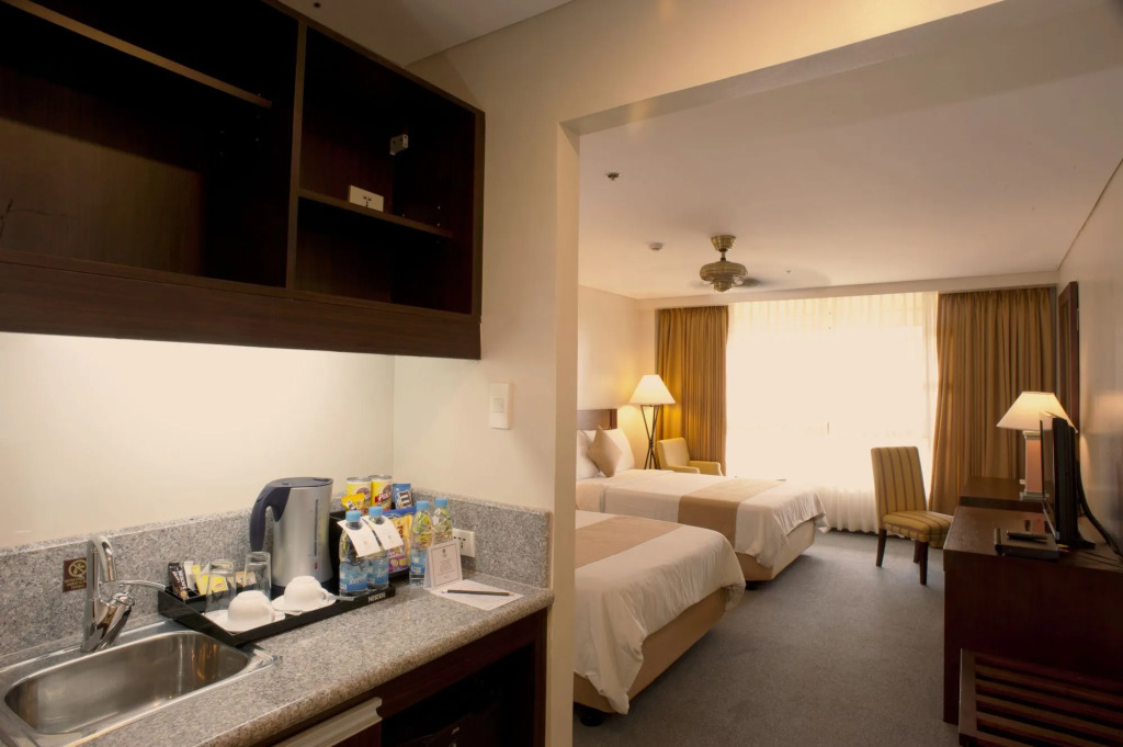 Отель John Hay Hotels Forest Wing
