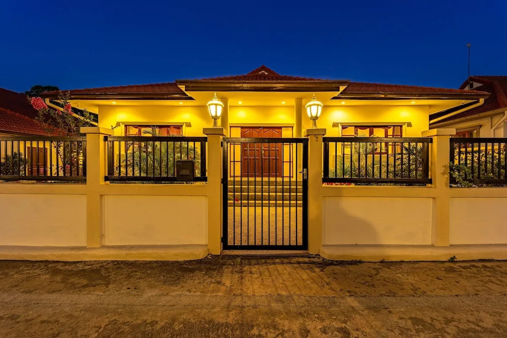 Cozy 3 Bedroom Pool Villa Close to Town - CV3L