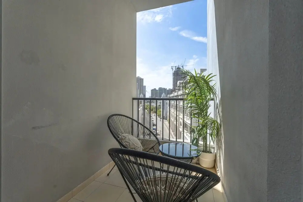 Pleasing 1-bedroom for 4 in JVC for Relaxing Getaway