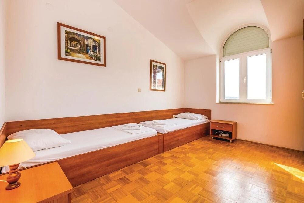Beautiful Home in Banjol With Wifi and 2 Bedrooms