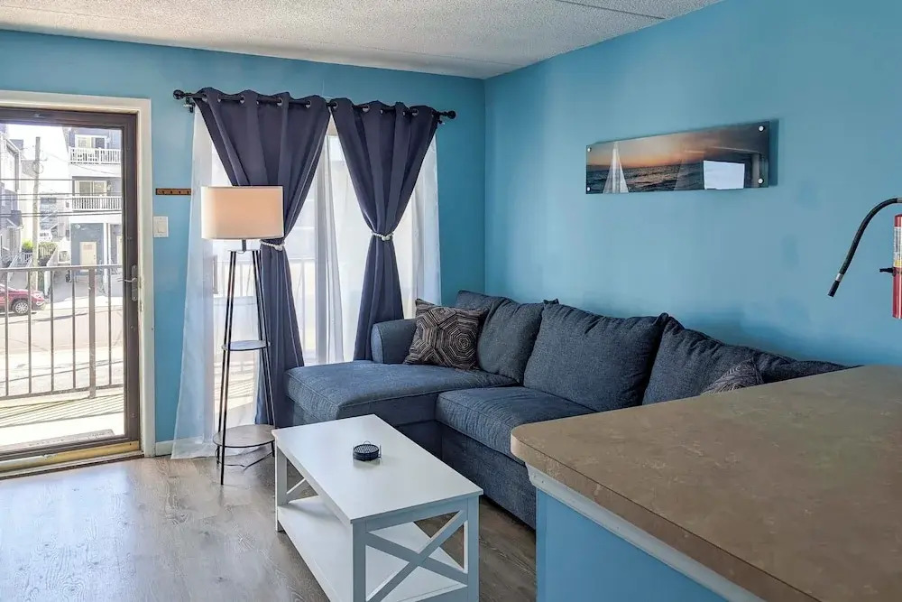 Coastal Condo w/ Pool, 1 Block to Wildwood Beach!