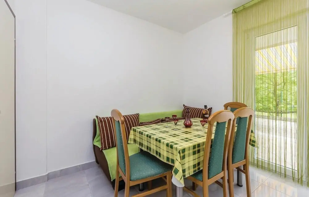 Awesome Apartment in Jurandvor With Wifi and 2 Bedrooms