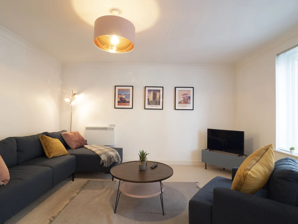 Spacious Townhouse Near the City Centre