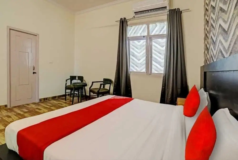 Jagdambey Hotel