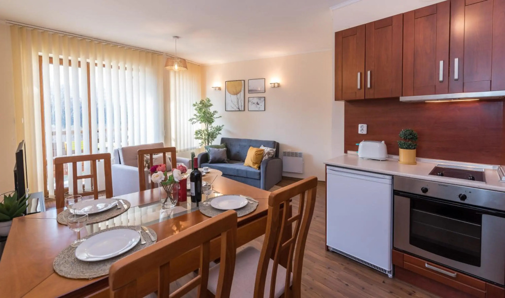 Charming Ski Apartments Near Gondola & Bar Street, Cedar Lodge 1 Complex