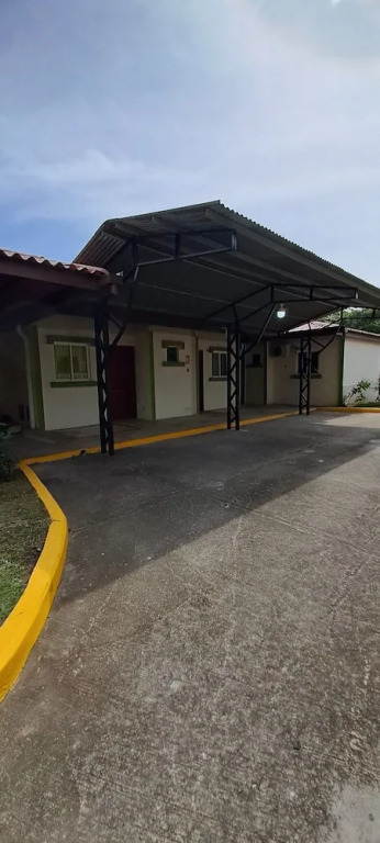 Mi Casa Asi de Grande
