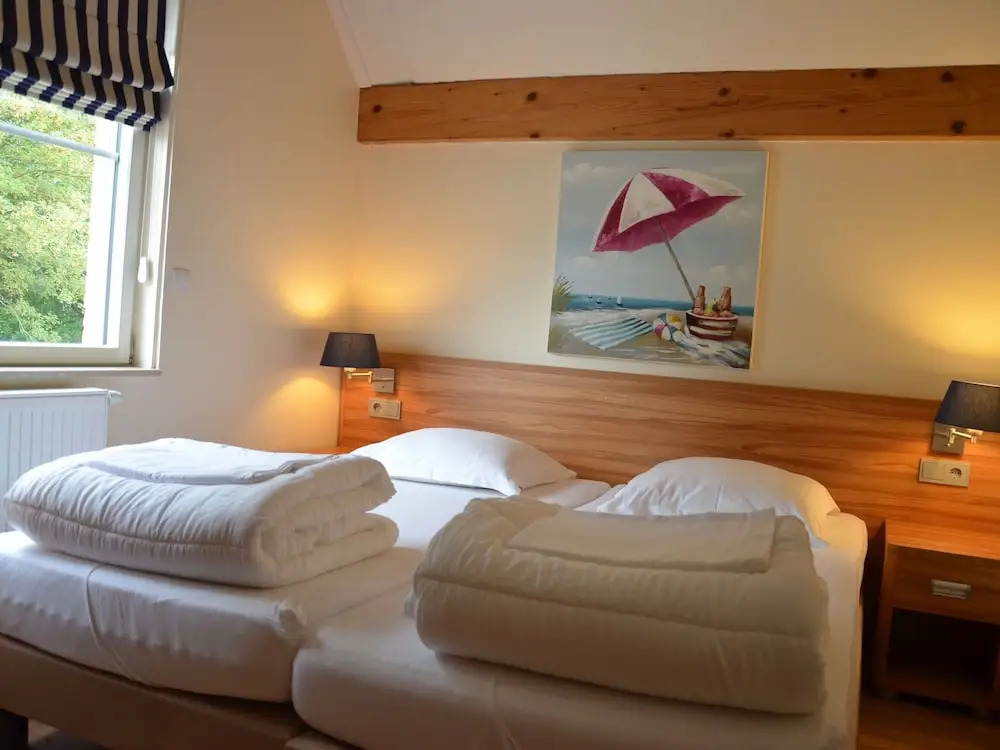 Spacious Holiday Home With a Garden, at 800 m. From the sea