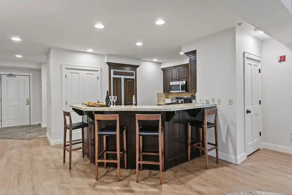 Trail's End Lodge at Deer Valley Resort - Two Bedroom Residence with Den and Spa #103 2 Condo