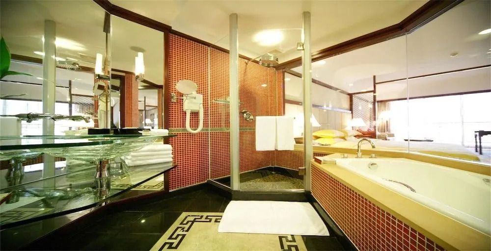 Treasure Harbour International Hotel