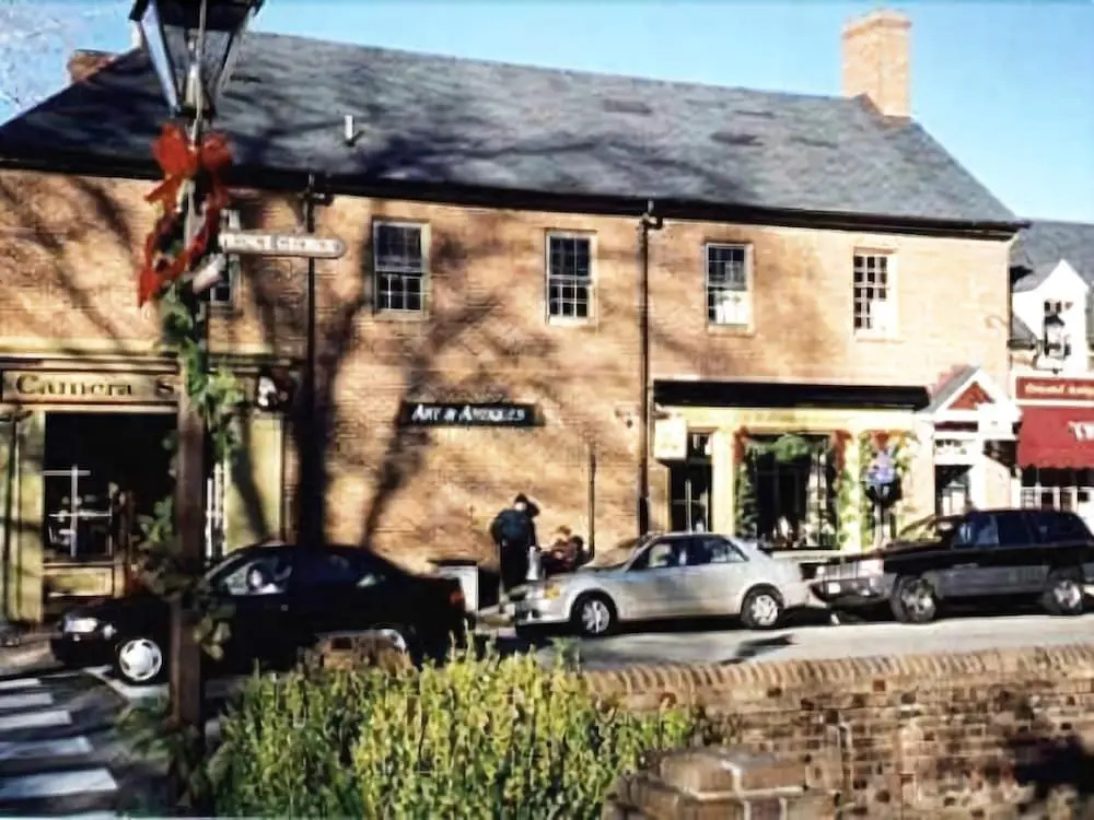 Fife And Drum Inn