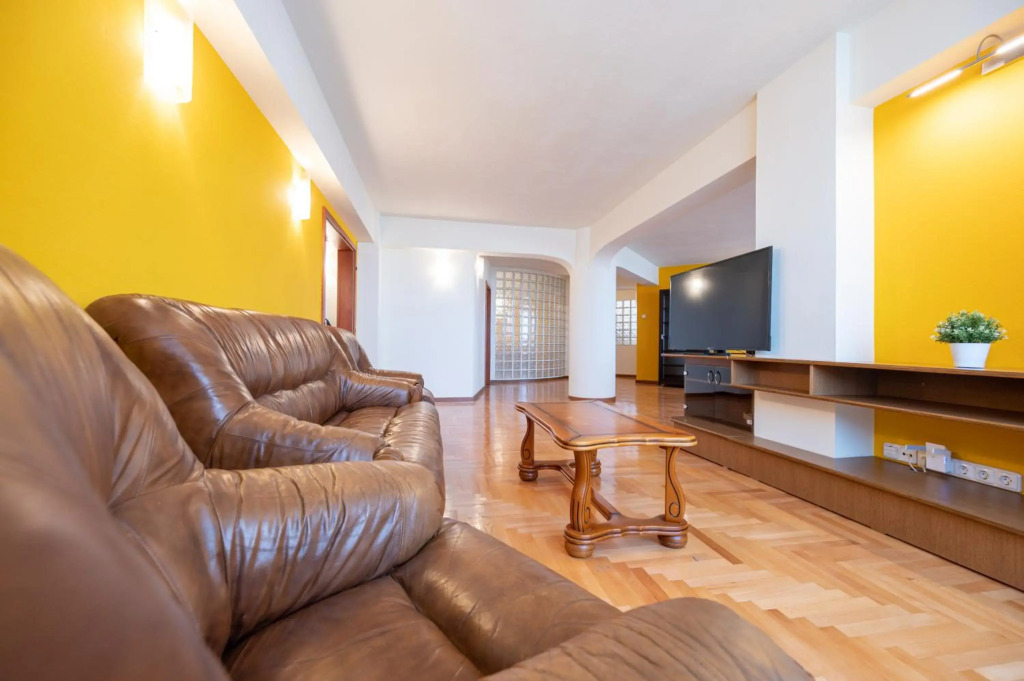 Scala Flat
