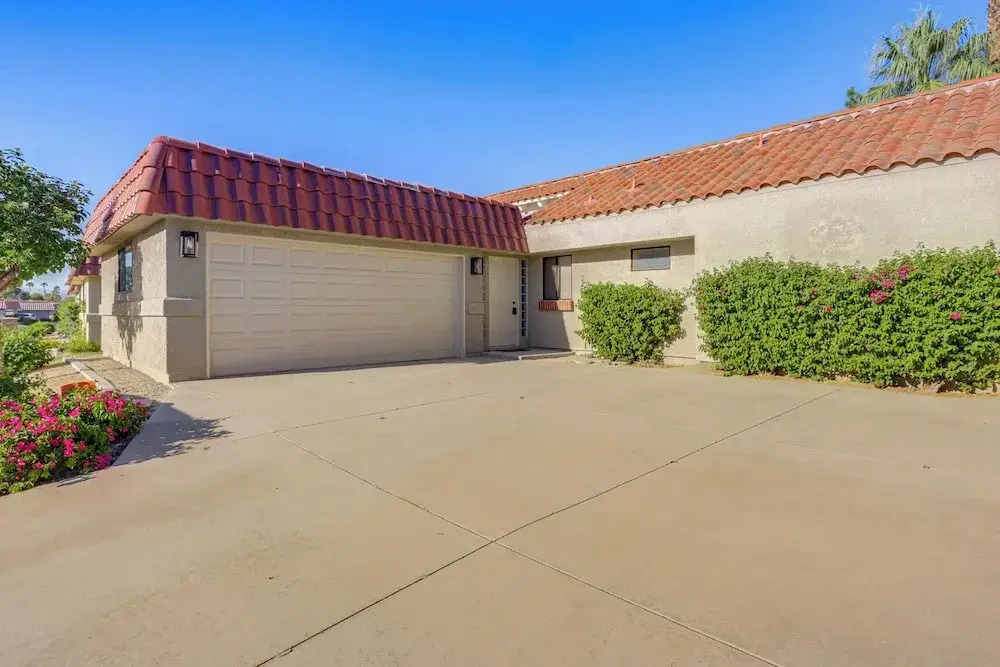 Patio, Grill & Pool Access: Palm Desert Retreat!