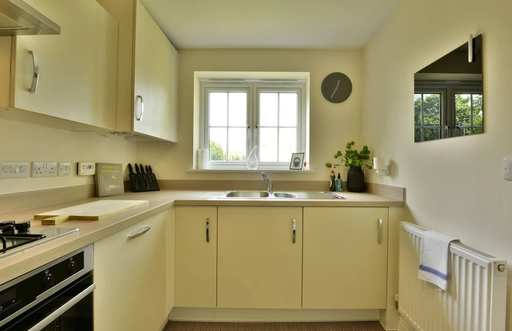 Villiers Road - modern family home by the golf course