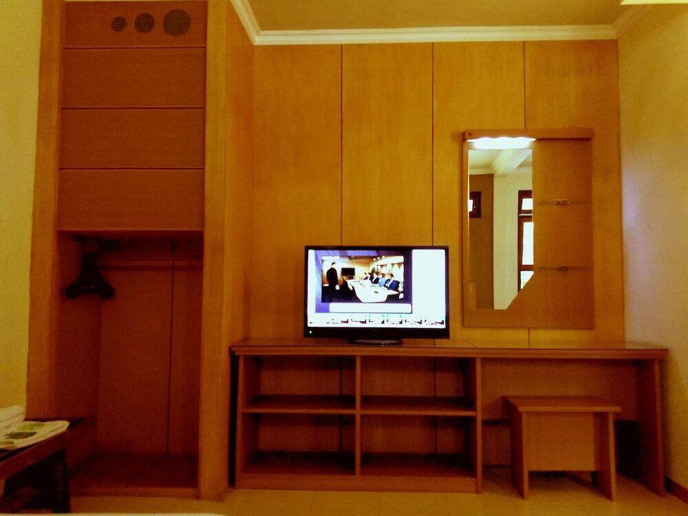 Hotel Lestari Near Lippo Plaza Mall Jember