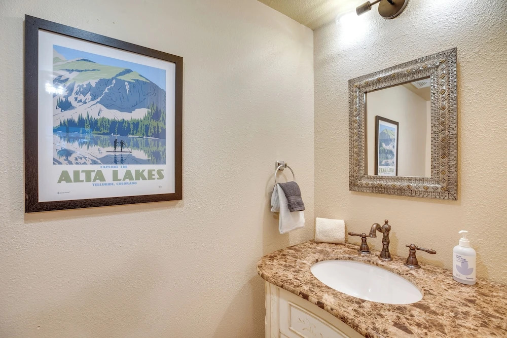 Mountain Village Home Steps to Ski Lift & Shuttle
