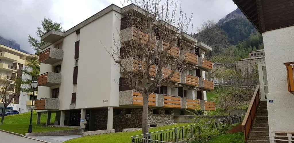 Leuca 11