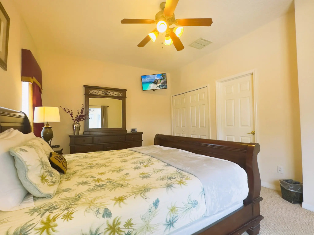 10 Min Disney 7 Bd w/Private Pool Themed (8013), Kissimmee, US