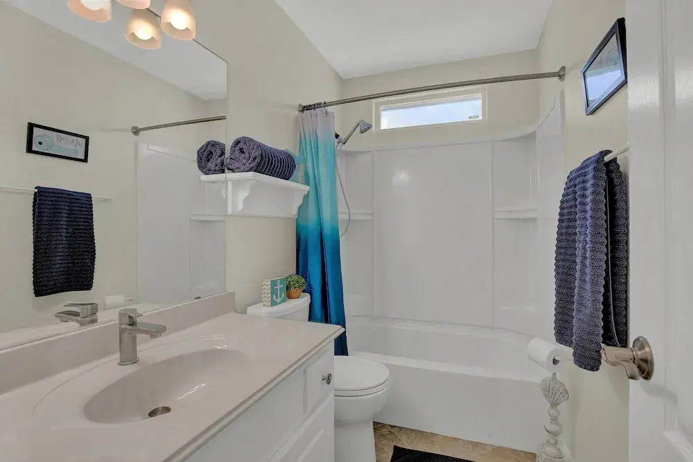 New! Beachfront Home W/grill & Stunning Views!