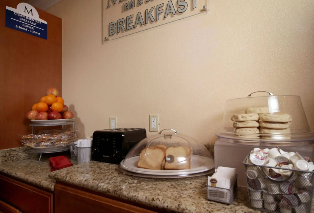 Mirage Inn & Suites