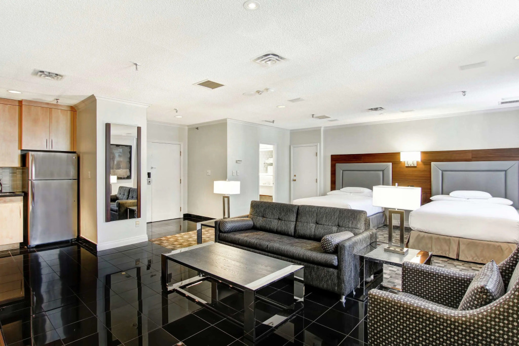 DoubleTree by Hilton Toronto Downtown