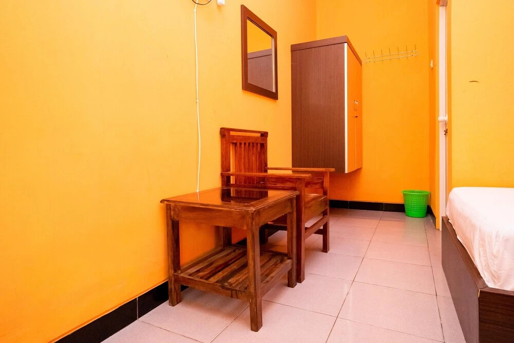 Sitiinggil Guesthouse by RedDoorz
