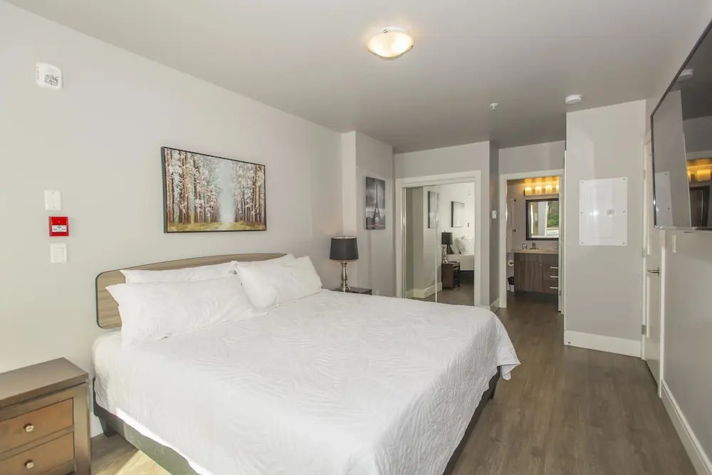SoLo Suites