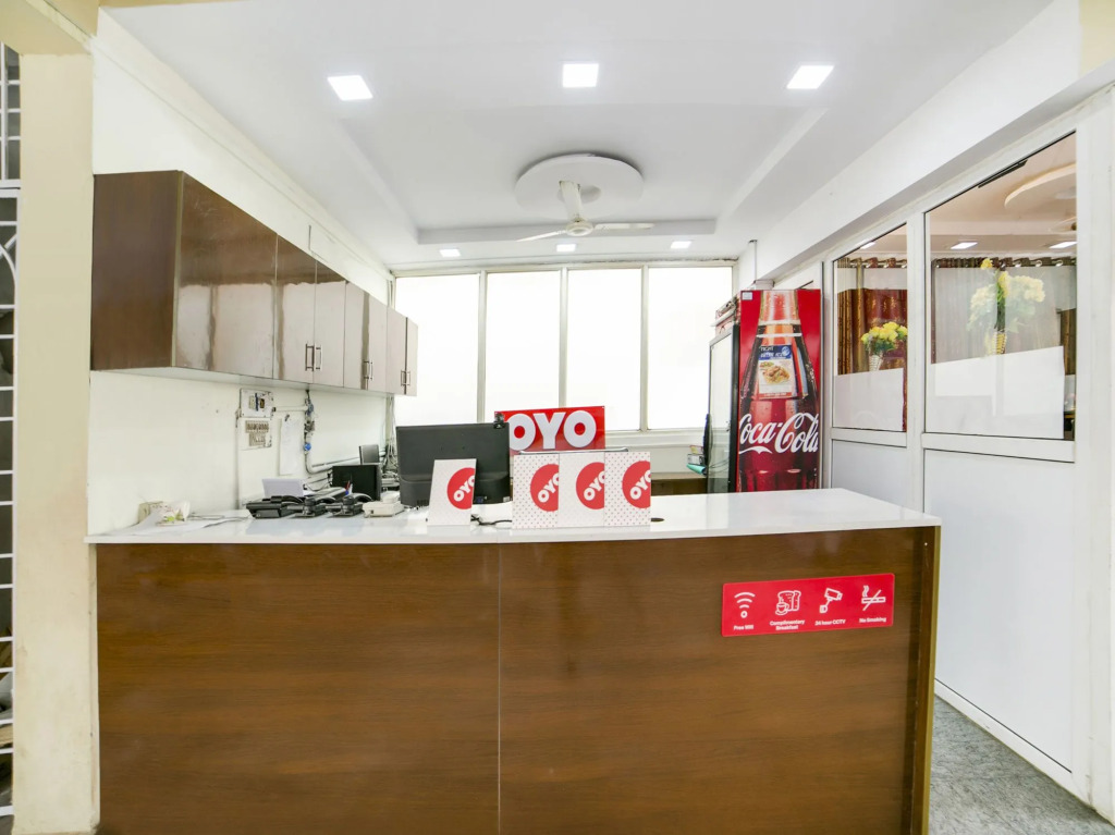 OYO 14178 Hotel Sea City