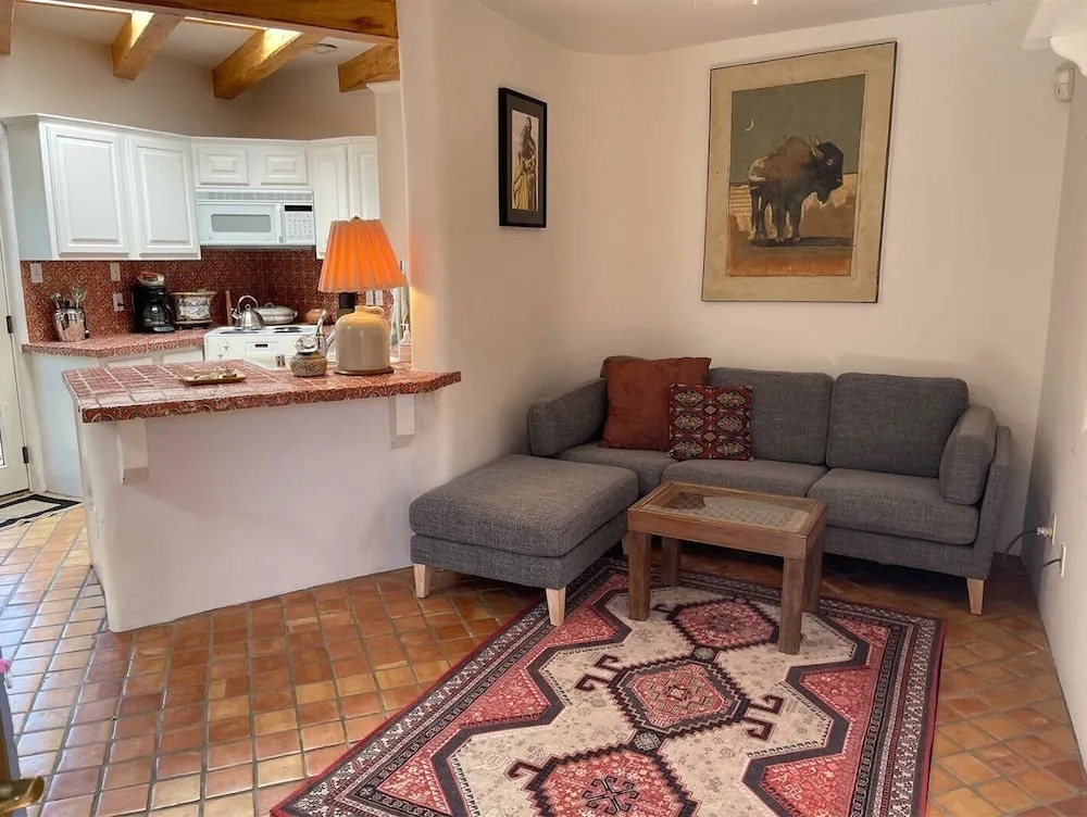 Casa De Gracia - Historic East Side Sanctuary, Perfect for Working From Home