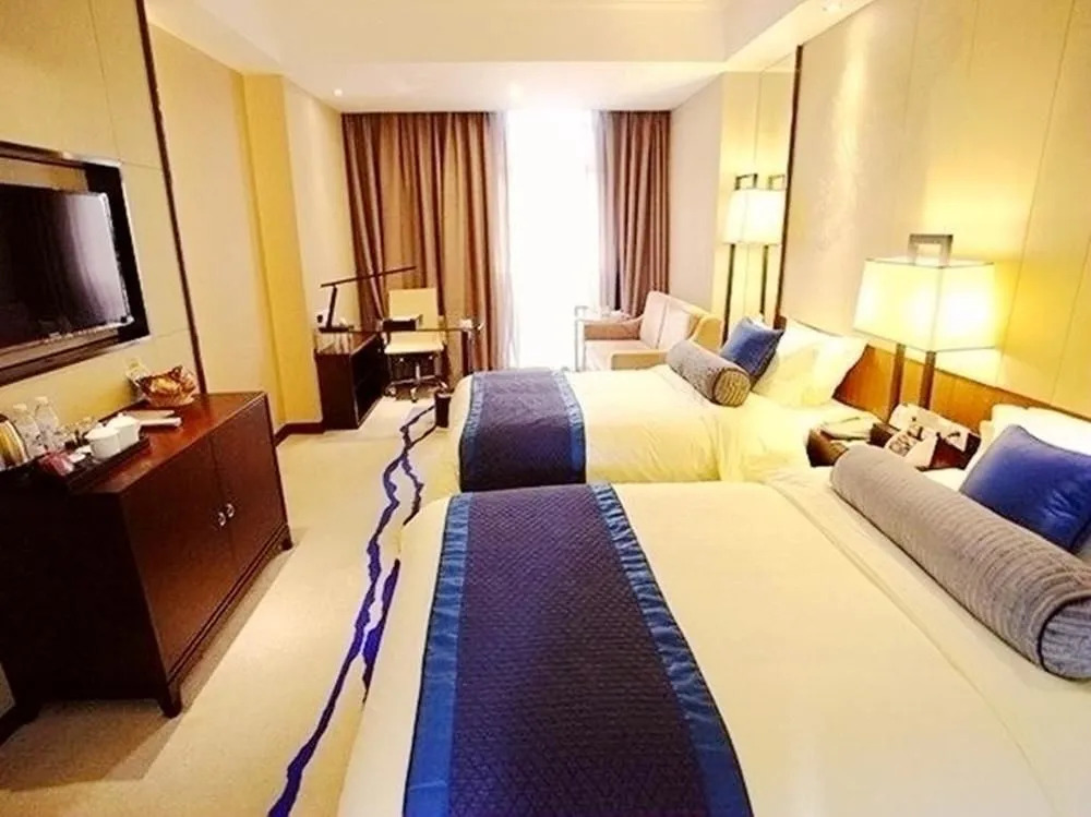 Leadersky Hotel