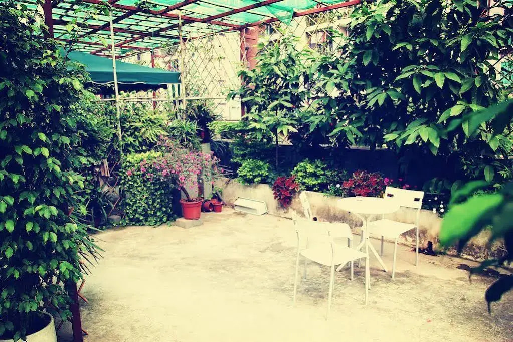 Catalpa Garden Youth Hostel