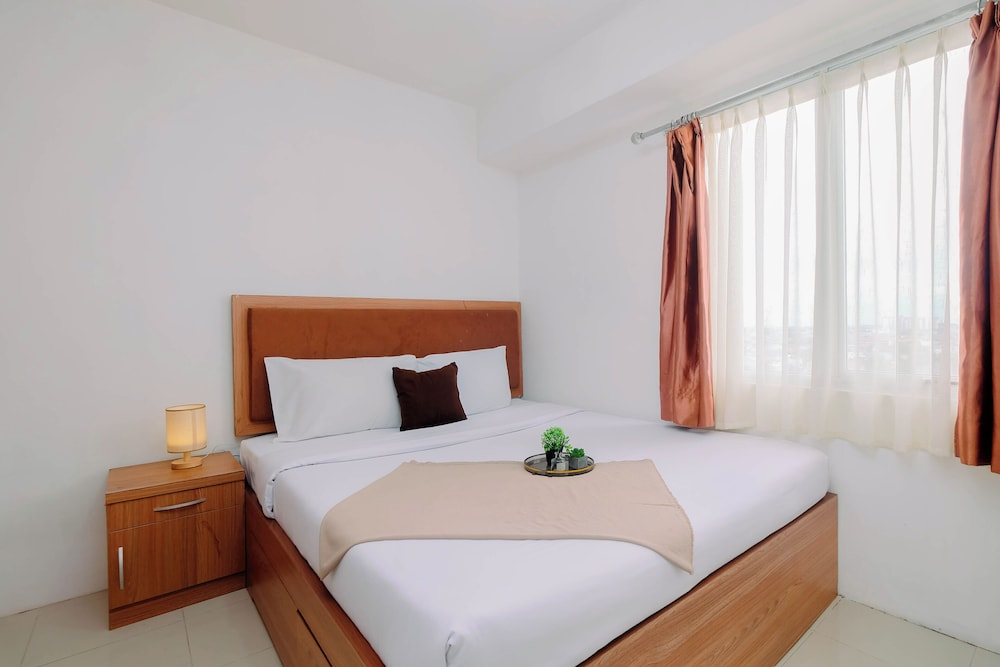 Serene And Warm 2Br At Apartment Bassura City