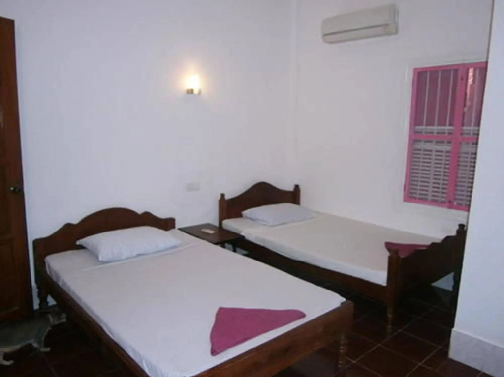 Five Rose Siem Reap Hostel