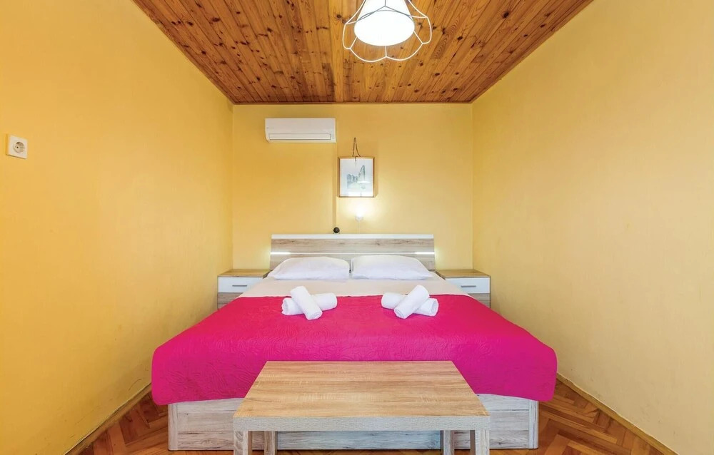 Stunning Home in Omisalj With Wifi and 4 Bedrooms